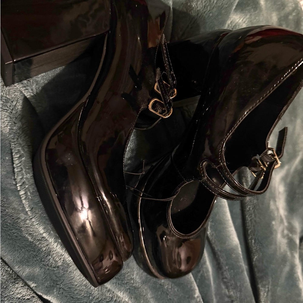Guess Black Patent Leather Heels